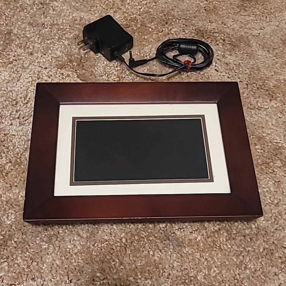 Digital picture frame